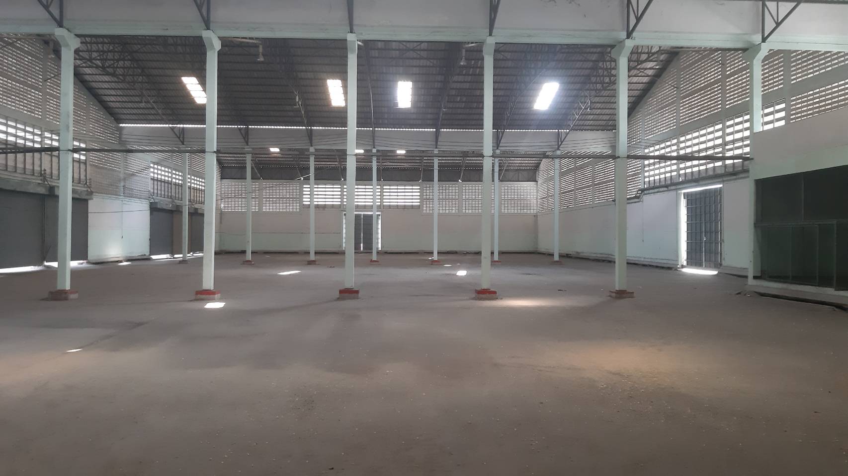             โรงงาน โกดัง ให้เช่า กิ่งแก้ว 4,000 ตรม ที่ 8ไร่ สมุทรปราการ