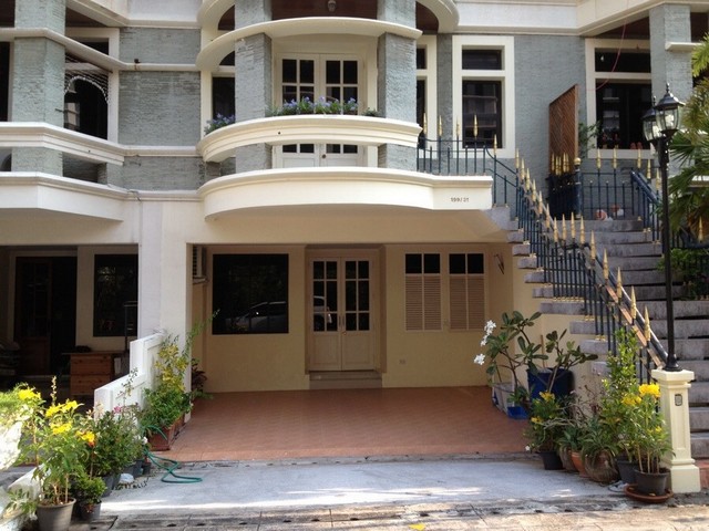 NS231 ทาวน์เฮาส์ที่ม. บ้านค่ายปราสาทสุขุมวิท รูปที่ 0