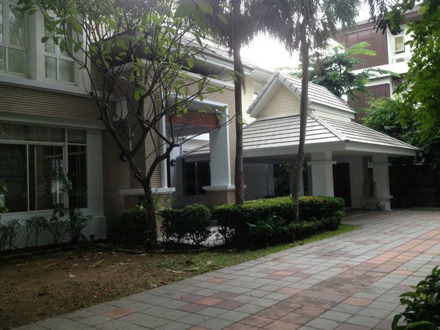 NS236 บ้านเดี่ยวให้เช่าย่านสุขุมวิท รูปที่ 2