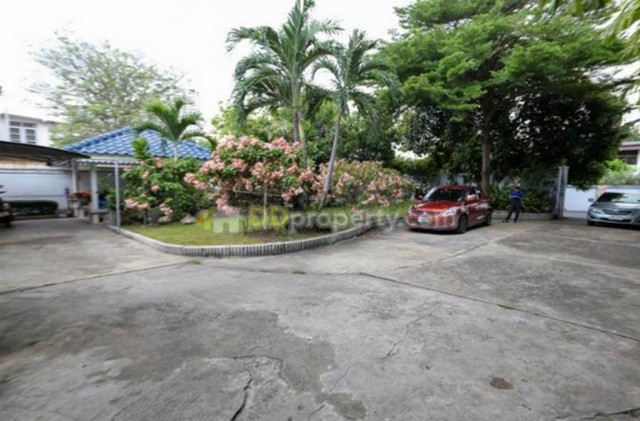 ขายบ้านบนที่ดิน 199 ตร. วา ย่านเอกมัย รูปที่ 2