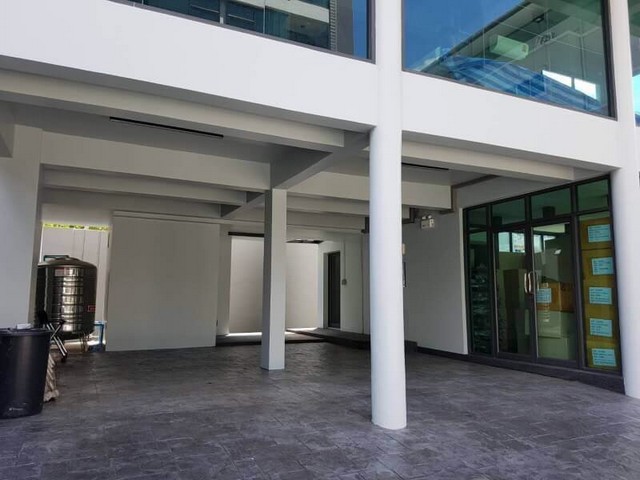 Office for Rent with elevator on Thonglor images 4