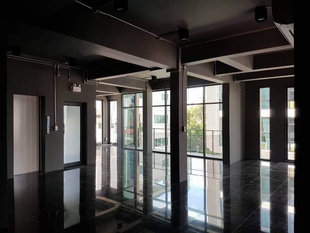 Office for Rent with elevator on Thonglor images 6