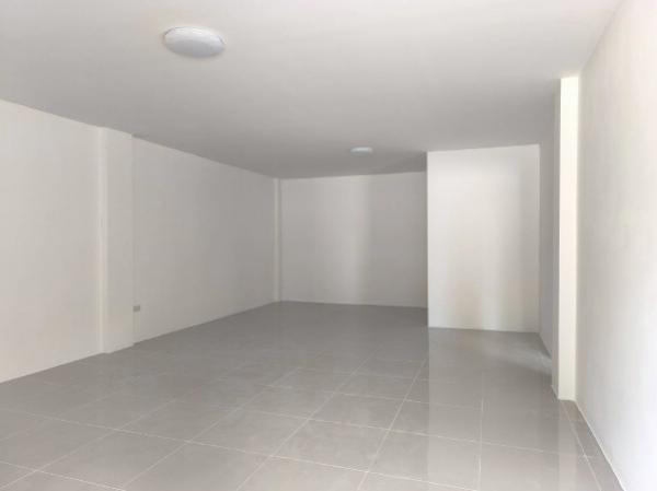                   ให้เช่าโกดัง คลองหลอง เอราวัน 537 ตรม ใกล้ตลาดไท ตลาดไอยรา ปทุมธานี รูปที่ 1