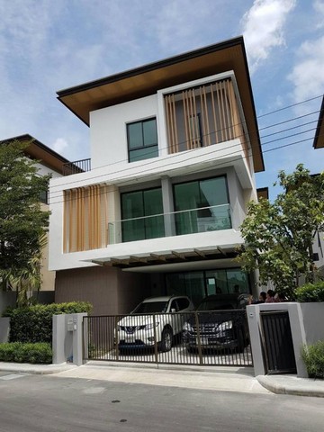 บ้านใหม่ให้เช่าใรโครงการหรู Fully Furnished ย่านสวนหลวง ร.9