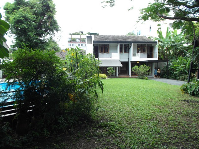 บ้านเดี่ยวให้เช่าย่านสุขุมวิท ในบรรากาศส่วนตัวพร้อมสระว่ายน้ำ