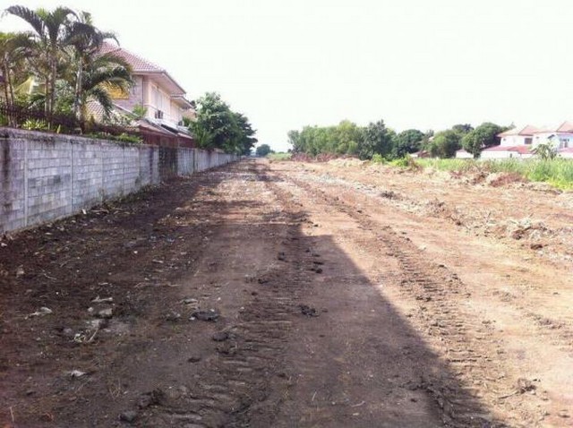       Land for sale 16-1-32 rai Rangsit Road, Nakhon Nayok, Klong 4 images 2