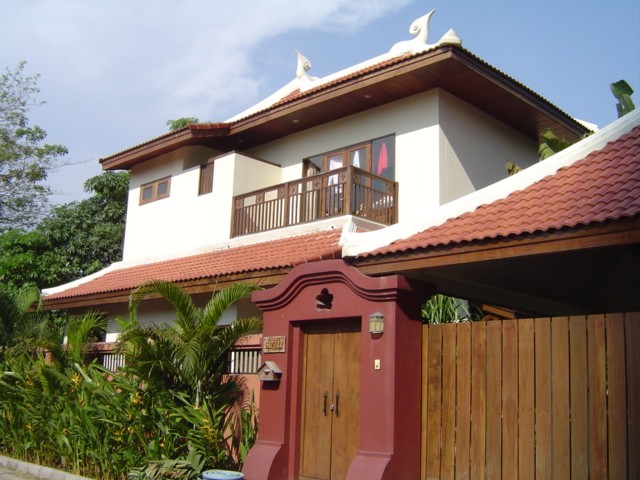 บ้านให้เช่า สุขุมวิท มีสระว่ายน้ำ รูปที่ 0