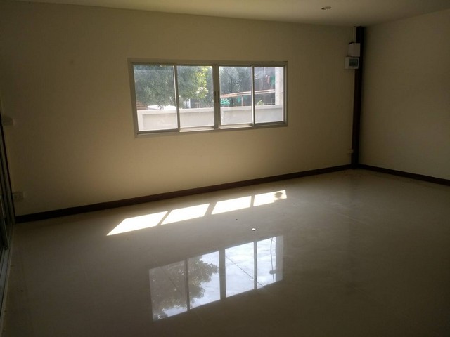    Rent/sale factory and warehouse near Rojana 400-500 sqm. images 1