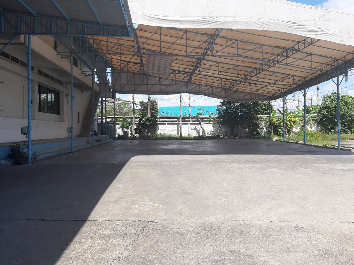    โรงงานโกดังให้เช่า 3,400 ตรม ที่ดิน 5 ไร่ เอกชัยบางบอน