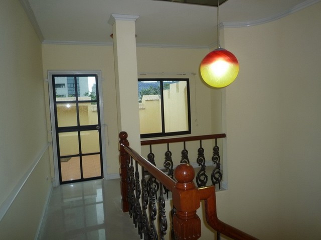   Townhouse for rent  Sukhumvit 23 images 0