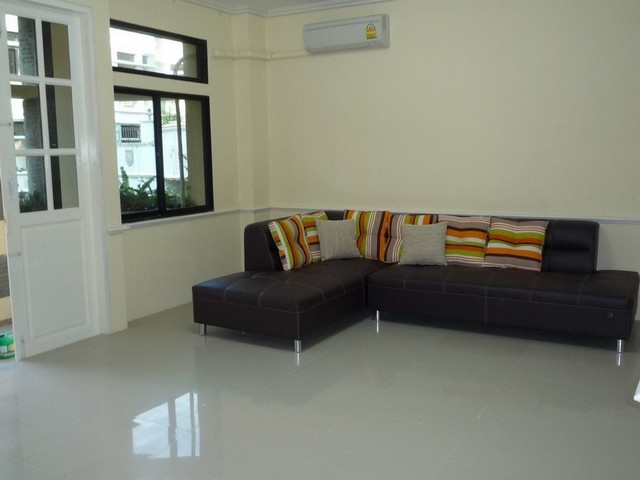   Townhouse for rent  Sukhumvit 23 images 9