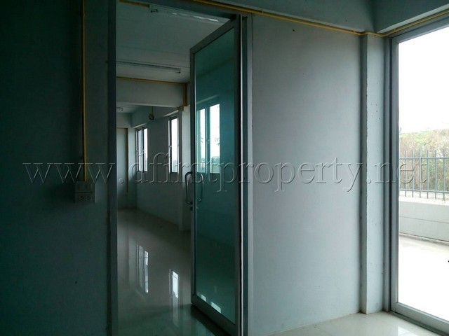 Warehouse for rent Lamlukka  850 sqm. images 2