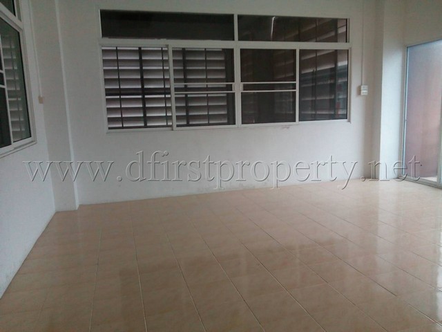 โรงงาน โกดัง ให้เช่า 400 ตรม.พร้อมออฟฟิส ย่านลำลูกกา รูปที่ 1