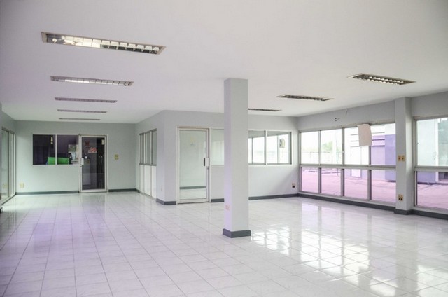 Factory for rent 4000 sq.m. Ladlumkaew, Pathum Thani. images 4