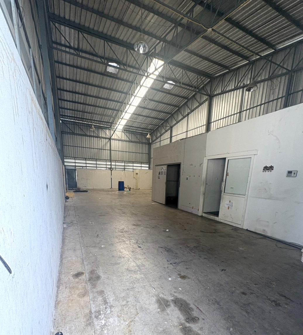   โกดังให้เช่า 180 ตรม ใกล้ห้าแยกปากเกร็ด อ.ปากเกร็ด จ.นนทบุรี รูปที่ 1