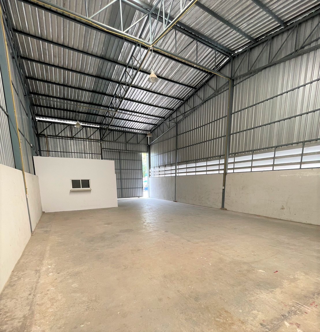   โกดังให้เช่า 180 ตรม ใกล้ห้าแยกปากเกร็ด อ.ปากเกร็ด จ.นนทบุรี รูปที่ 4