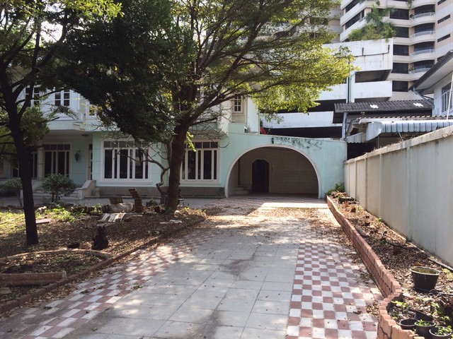 บ้านเดี่ยวให้เช่าร้านอาหารย่าน สุขุมวิท 