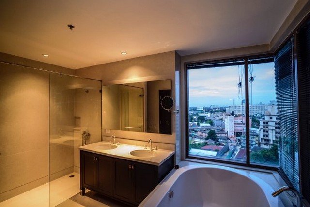 Rent and sale Emporio place Sukhumvit24 images 3