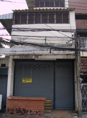 ขาย - เช่า ด่วน ทาวเฮ้าส์ 3 ชั้นครึ่ง ย่านสุขุมวิท