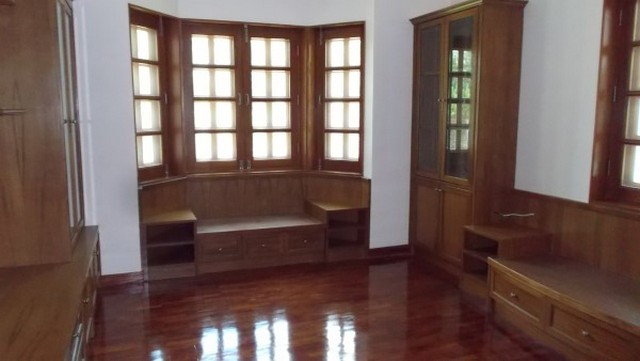 บ้านเช่าพร้อมเฟอร์นิเจอร์ ย่านสุขุมวิท รูปที่ 11