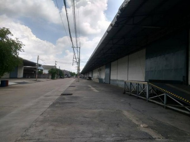        โรงงาน โกดัง ให้เช่าใกล้นวนคร 1440 ตรม.